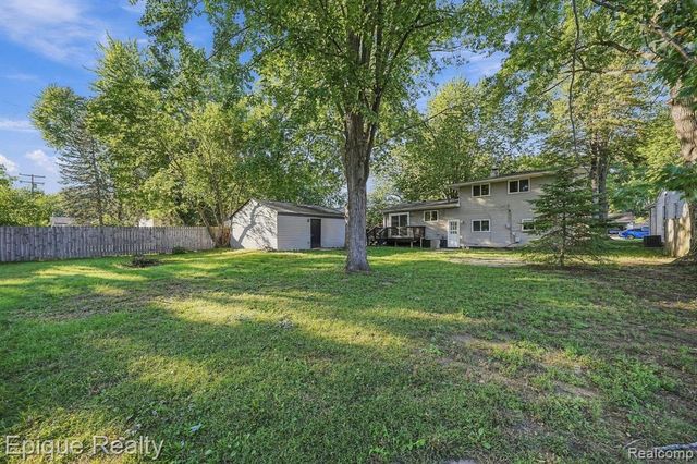 8580 Nancy Avenue, Utica, MI 48317