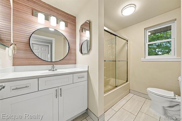 8580 Nancy Avenue, Utica, MI 48317