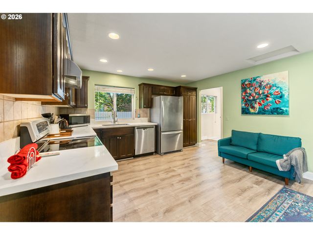 1040 Ne 104TH Ave, Portland, OR 97220
