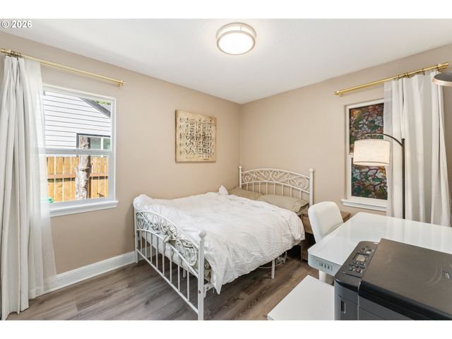 1040 Ne 104TH Ave, Portland, OR 97220