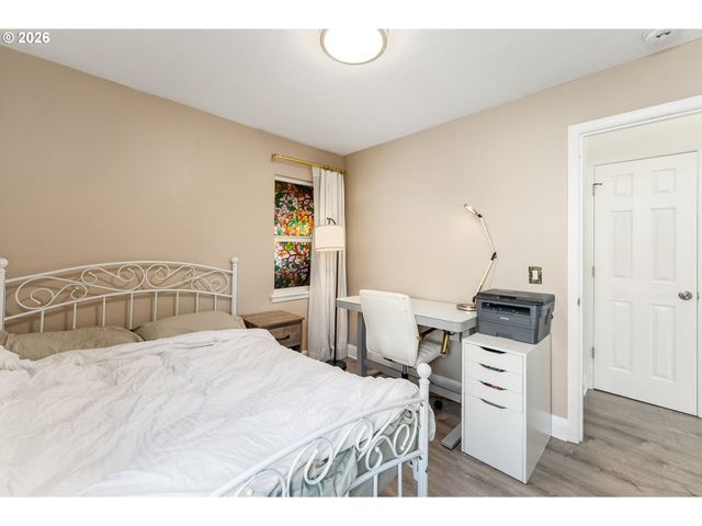1040 Ne 104TH Ave, Portland, OR 97220