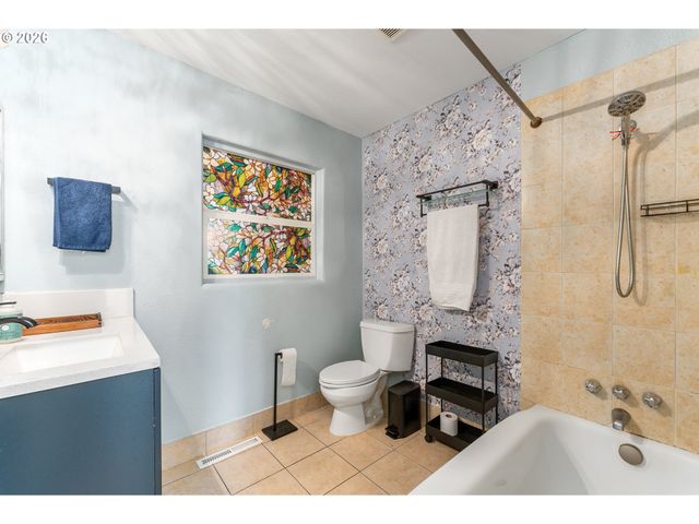 1040 Ne 104TH Ave, Portland, OR 97220