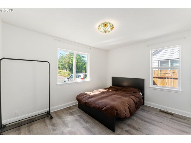 1040 Ne 104TH Ave, Portland, OR 97220