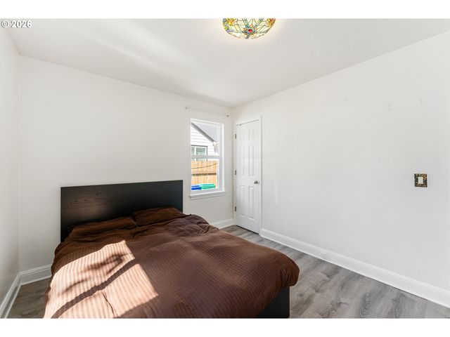 1040 Ne 104TH Ave, Portland, OR 97220