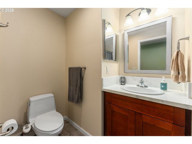 1040 Ne 104TH Ave, Portland, OR 97220
