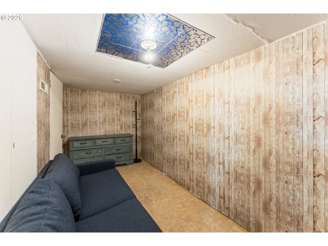 1040 Ne 104TH Ave, Portland, OR 97220