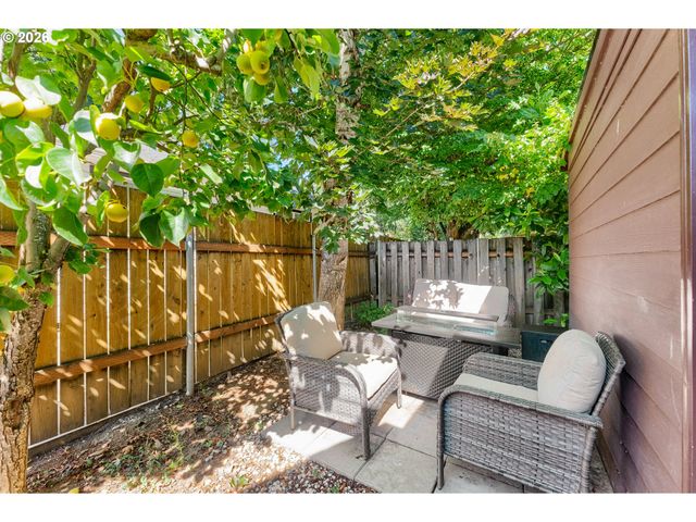 1040 Ne 104TH Ave, Portland, OR 97220