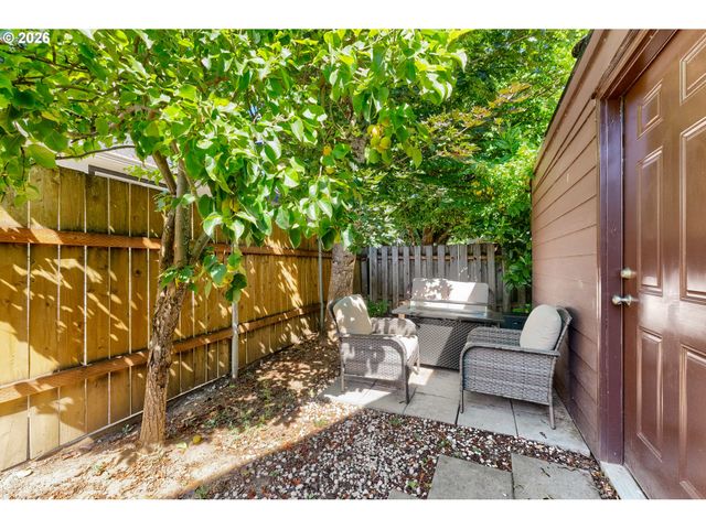 1040 Ne 104TH Ave, Portland, OR 97220