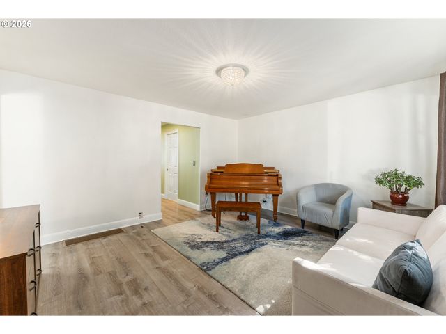 1040 Ne 104TH Ave, Portland, OR 97220