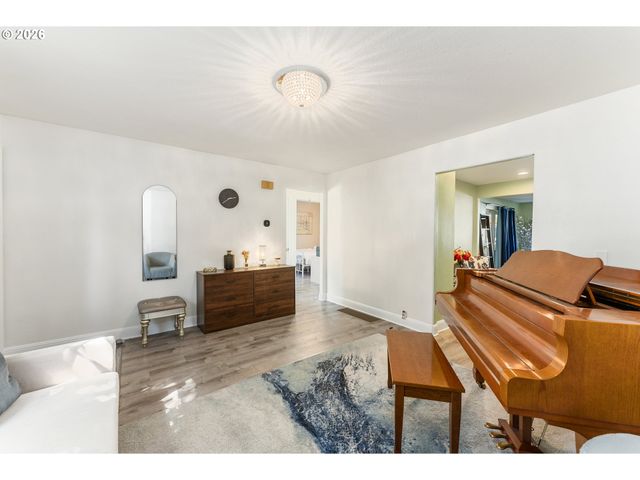 1040 Ne 104TH Ave, Portland, OR 97220