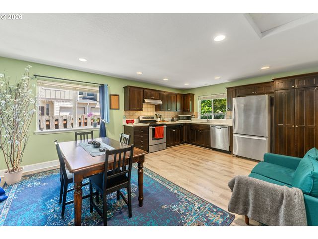 1040 Ne 104TH Ave, Portland, OR 97220