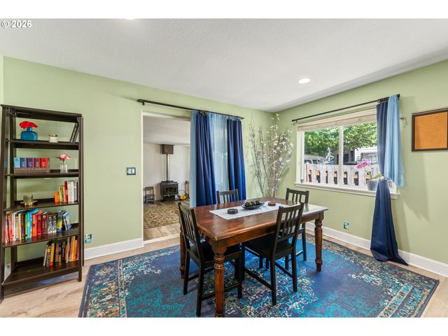 1040 Ne 104TH Ave, Portland, OR 97220
