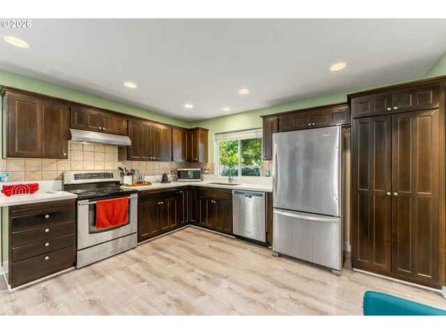 1040 Ne 104TH Ave, Portland, OR 97220