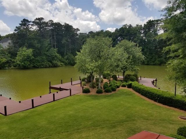 185 Highview Trace, Fayetteville, GA 30215
