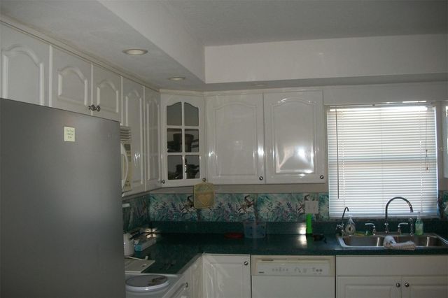 9821 113TH STREET 104, Seminole, FL 33772