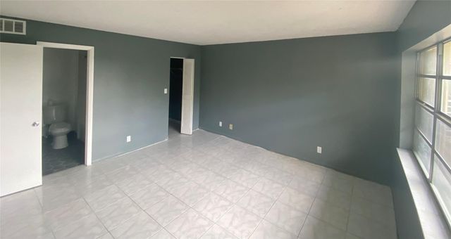 613 S State Road 7 3G, Margate, FL 33068