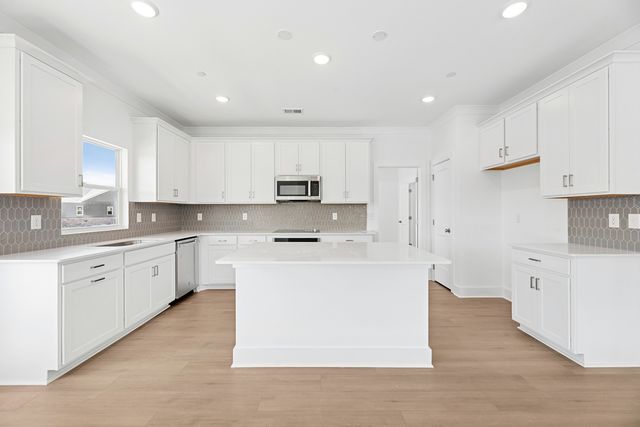 2561 Peaceful Valley Drive, Columbia, TN 38401