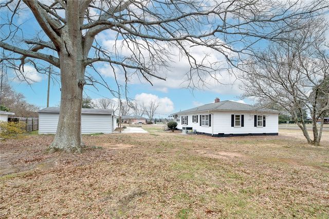 615 Belton Highway, Williamston, SC 29697