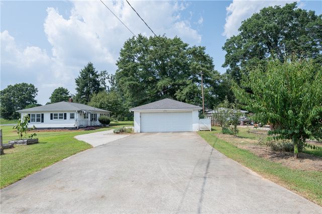 615 Belton Highway, Williamston, SC 29697