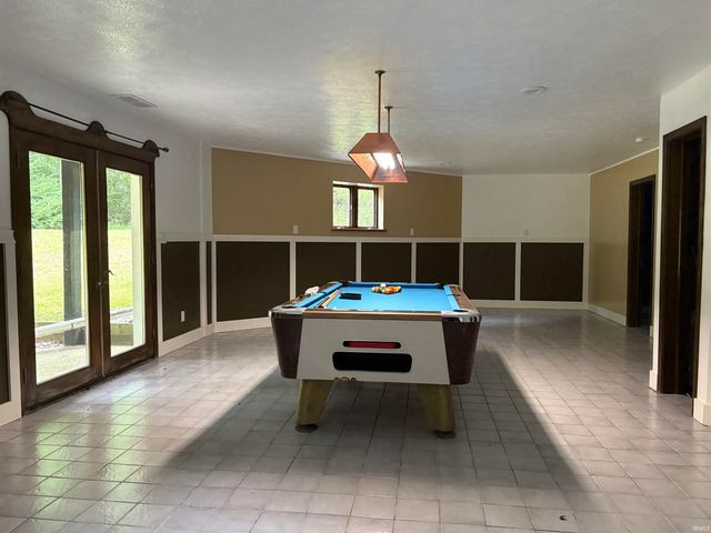 8492 N 1050 E Road, Walkerton, IN 46574