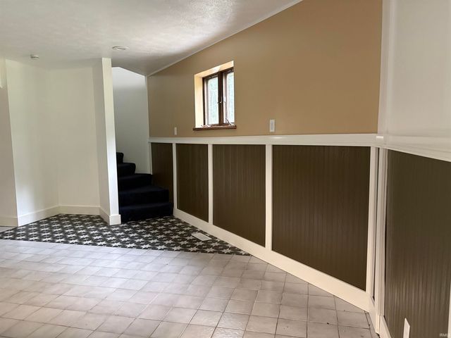 8492 N 1050 E Road, Walkerton, IN 46574