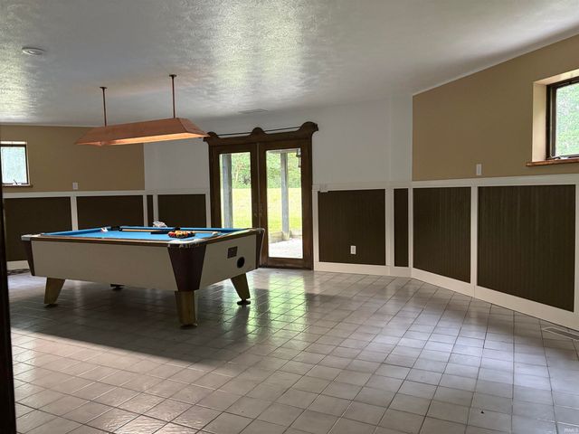 8492 N 1050 E Road, Walkerton, IN 46574
