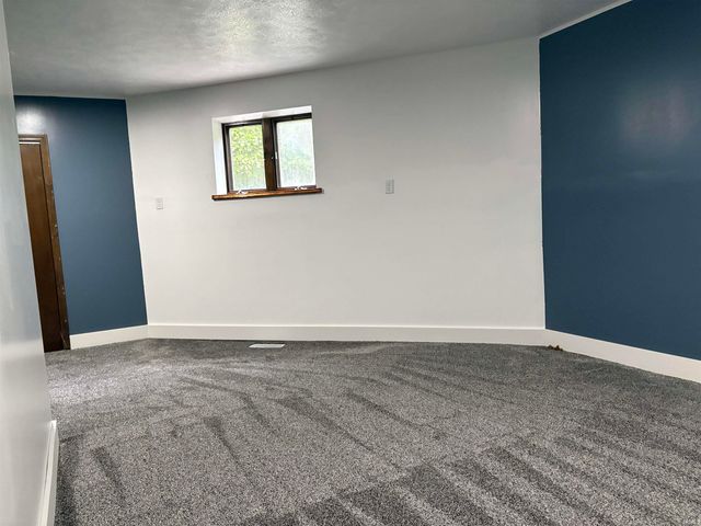 8492 N 1050 E Road, Walkerton, IN 46574
