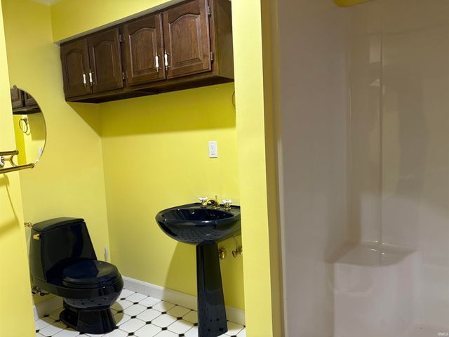 8492 N 1050 E Road, Walkerton, IN 46574