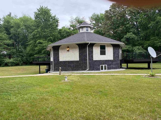 8492 N 1050 E Road, Walkerton, IN 46574