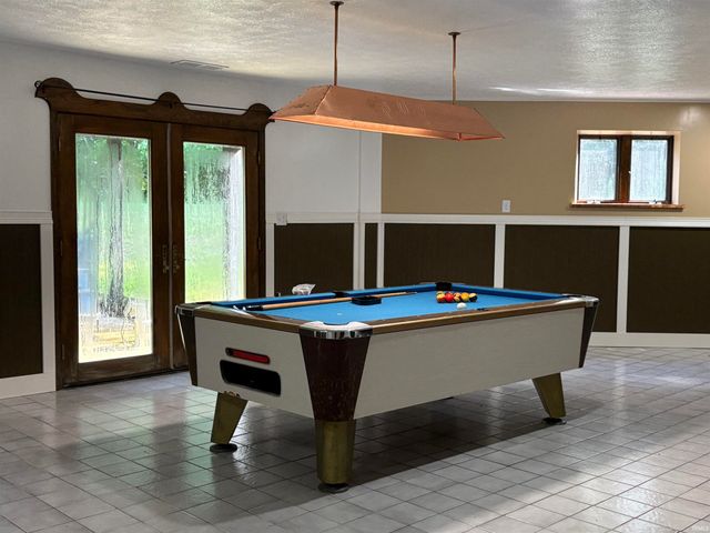 8492 N 1050 E Road, Walkerton, IN 46574