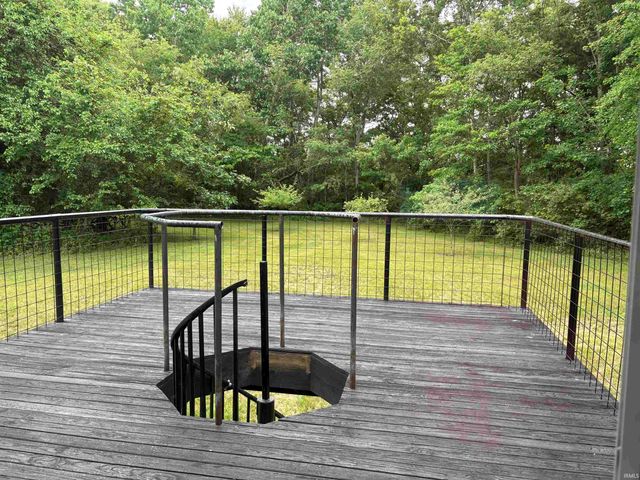 8492 N 1050 E Road, Walkerton, IN 46574