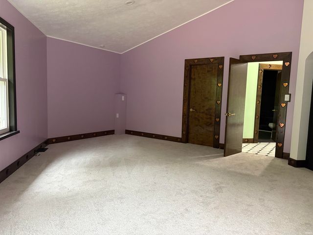 8492 N 1050 E Road, Walkerton, IN 46574