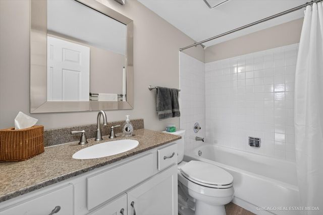514 Palm Court A, Crystal Lake, IL 60014