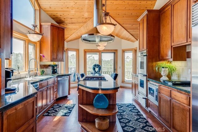 1919 Richard Avenue, Cambria, CA 93428