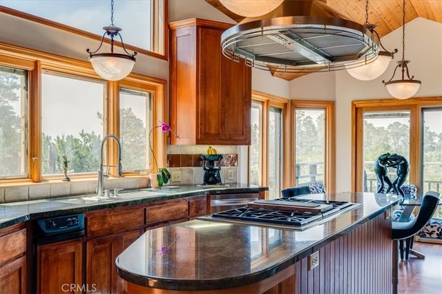 1919 Richard Avenue, Cambria, CA 93428