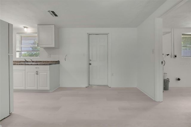 1 E MURRAY STREET, Beverly Hills, FL 34465