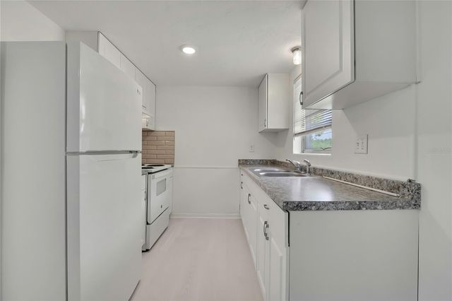 1 E MURRAY STREET, Beverly Hills, FL 34465