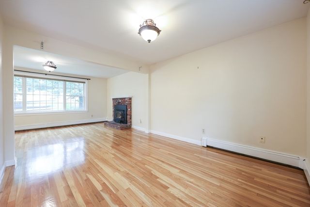 262 Daniels St, Franklin, MA 02038