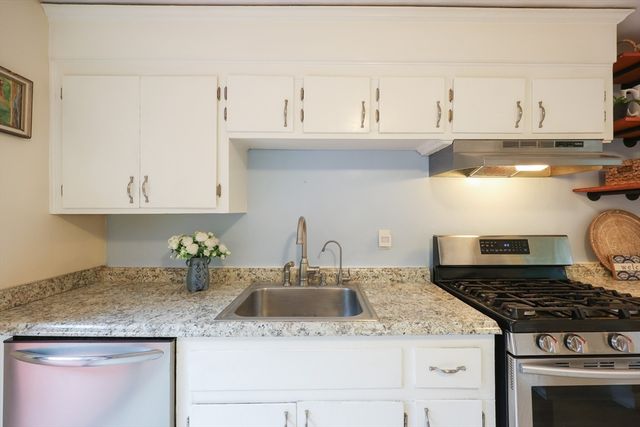 262 Daniels St, Franklin, MA 02038