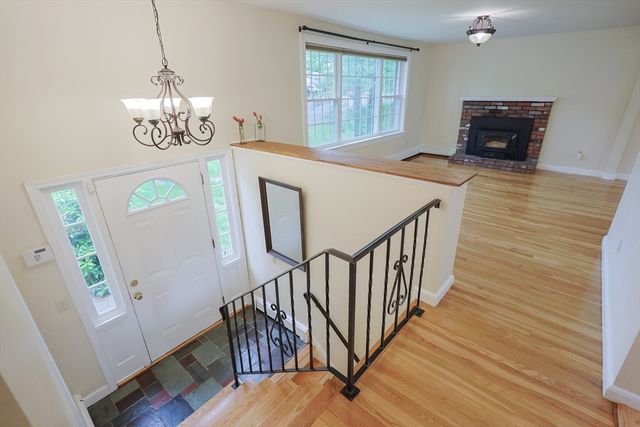 262 Daniels St, Franklin, MA 02038