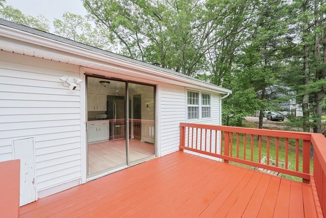 262 Daniels St, Franklin, MA 02038