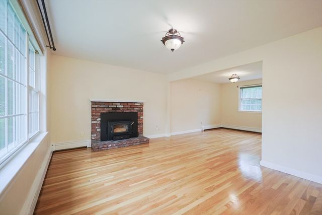 262 Daniels St, Franklin, MA 02038