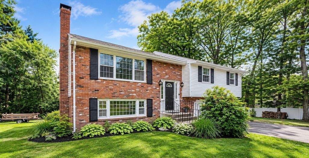 262 Daniels St, Franklin, MA 02038