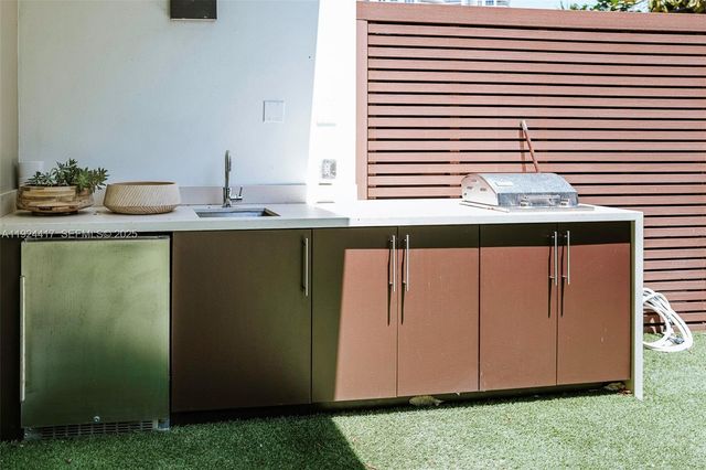 3040 N Ocean Blvd N105, Fort Lauderdale, FL 33308