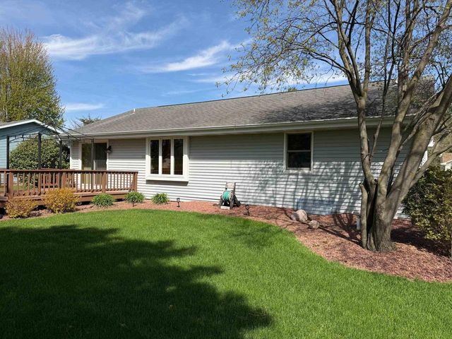 2103 Clover Lane, Janesville, WI 53545