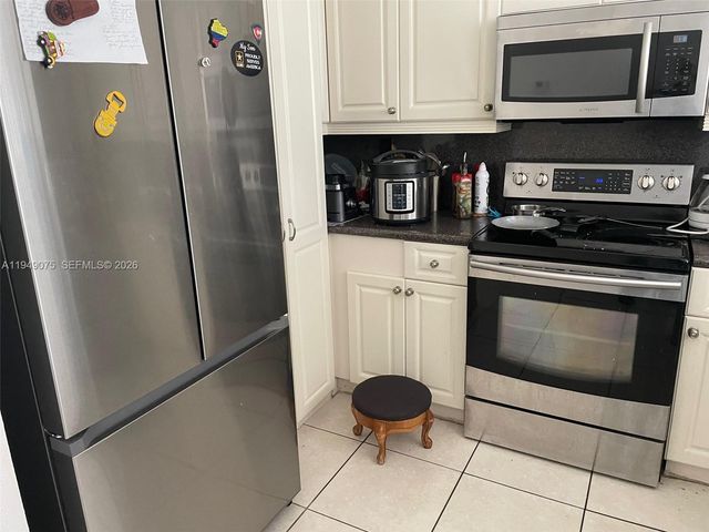 7090 NW 177th St 209-9, Hialeah, FL 33015