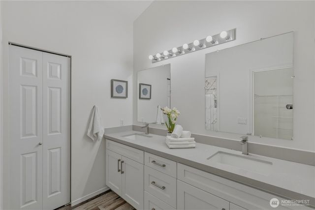18585 NE 57th Street, Redmond, WA 98052