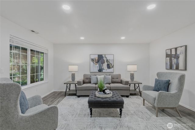 18585 NE 57th Street, Redmond, WA 98052
