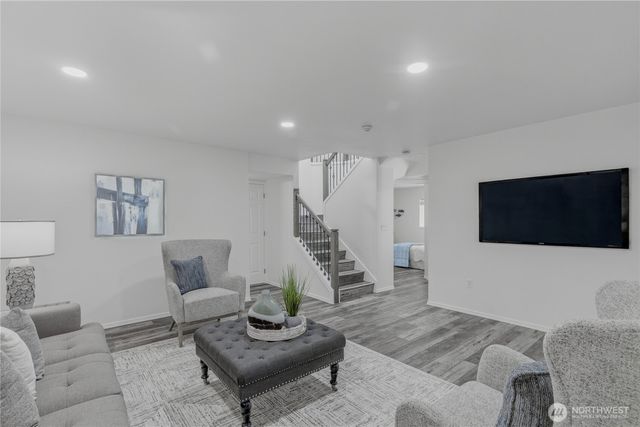 18585 NE 57th Street, Redmond, WA 98052