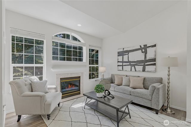 18585 NE 57th Street, Redmond, WA 98052